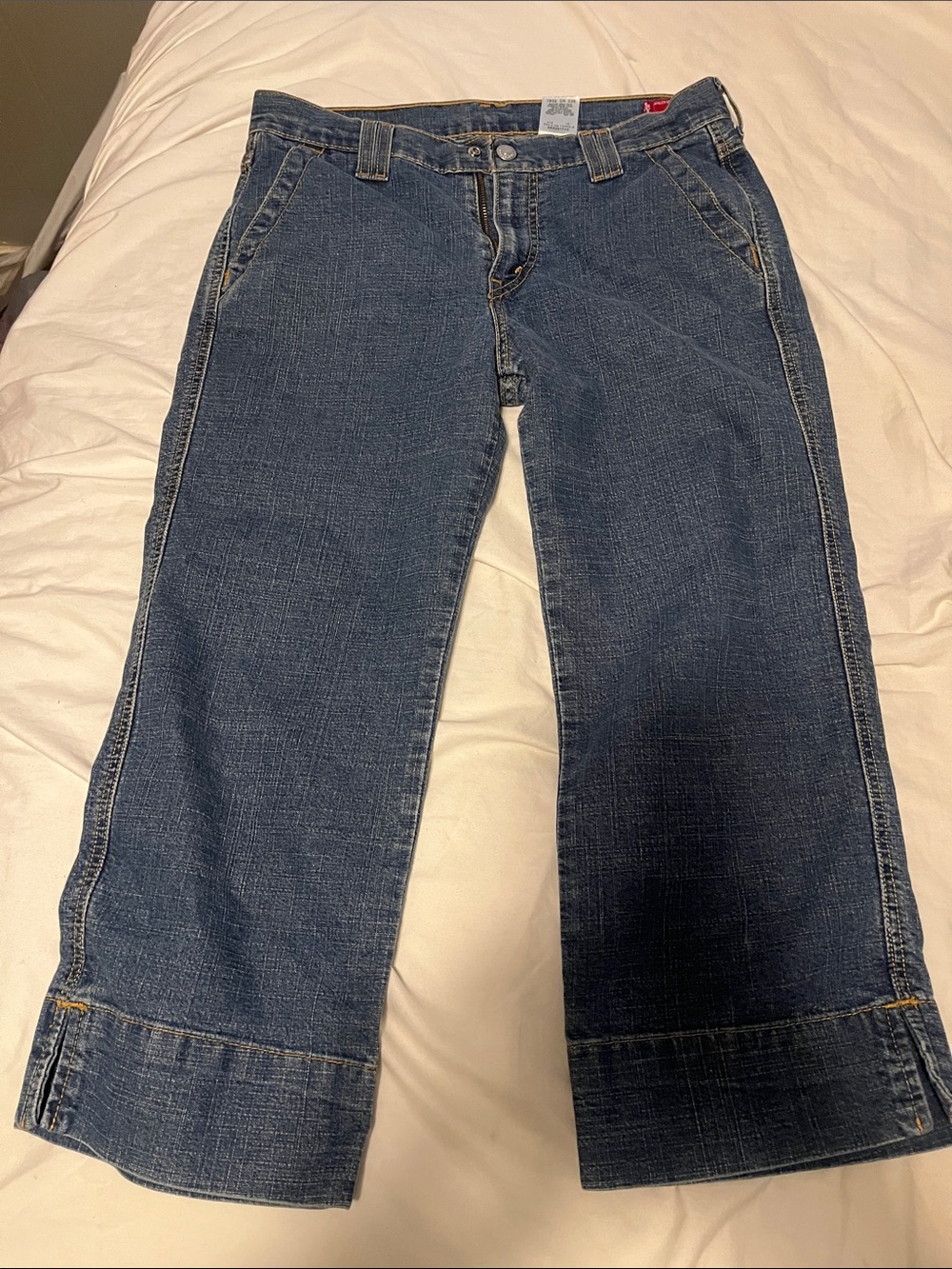 Levi's Dark Blue Jean capris